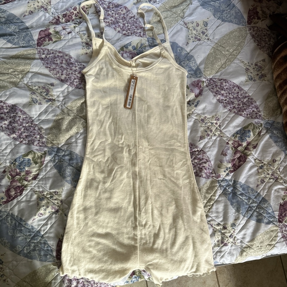 skims logo pointelle onesie in white, 
size: L 
brand new with tag!!!!

#Skims